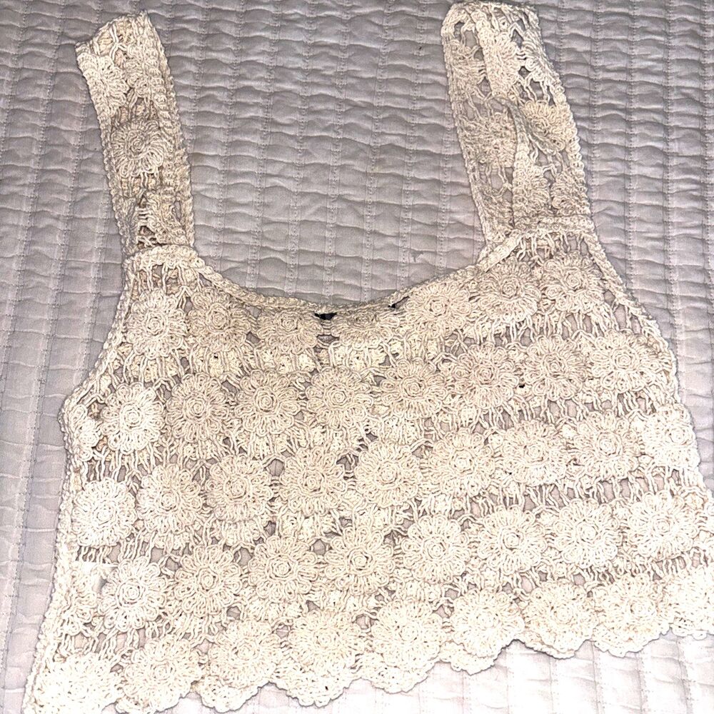 Julia by Love Boho Crochet Crop Top Small Floral Cream/Maroon Flowers - Picture 4 of 4